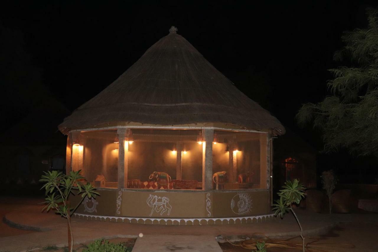 Hotel Desert Nights à Mandāwa Extérieur photo